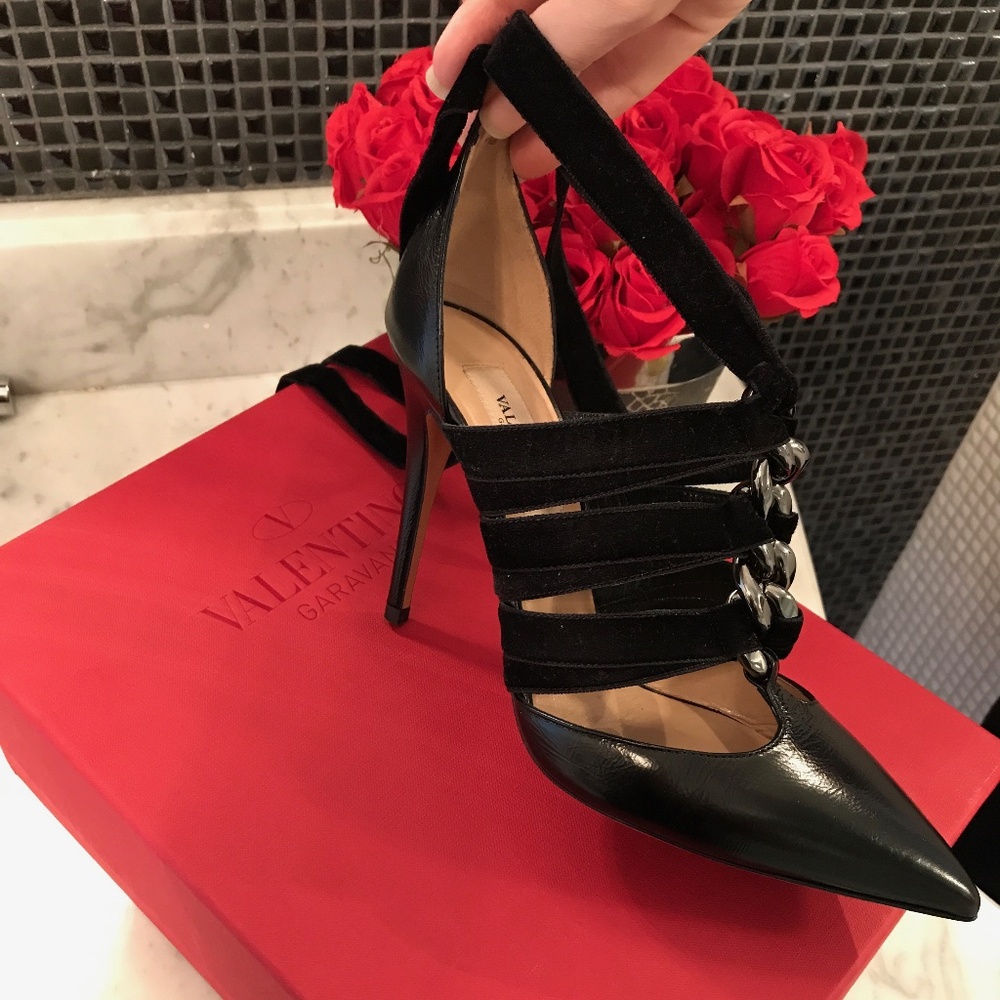 🚨❣️SOLD❣️🚨Authentic Valentino garavani lace up heels - Picture 2 of 14